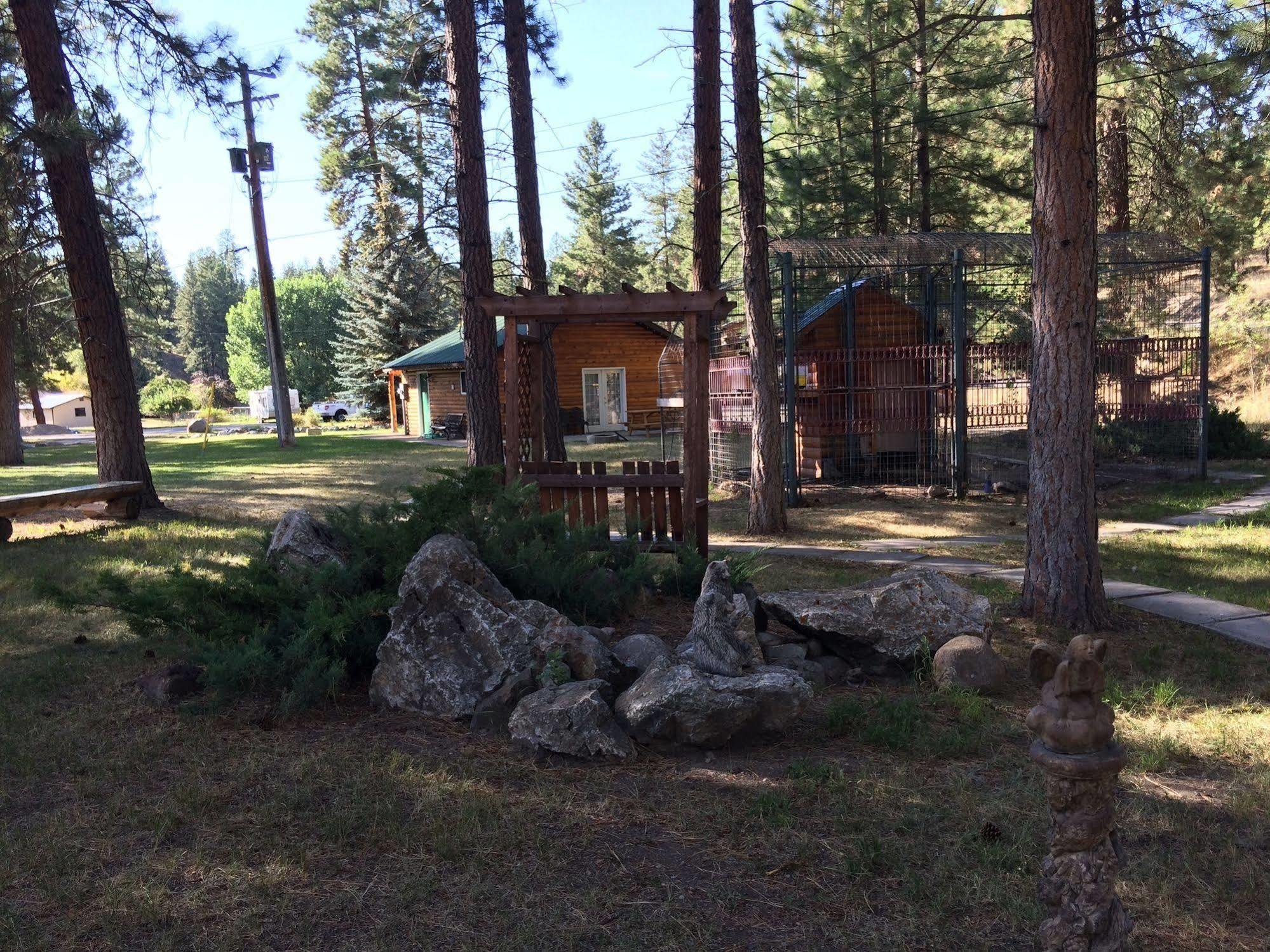 Rainbow Lake Castle Resort Princeton Exterior foto